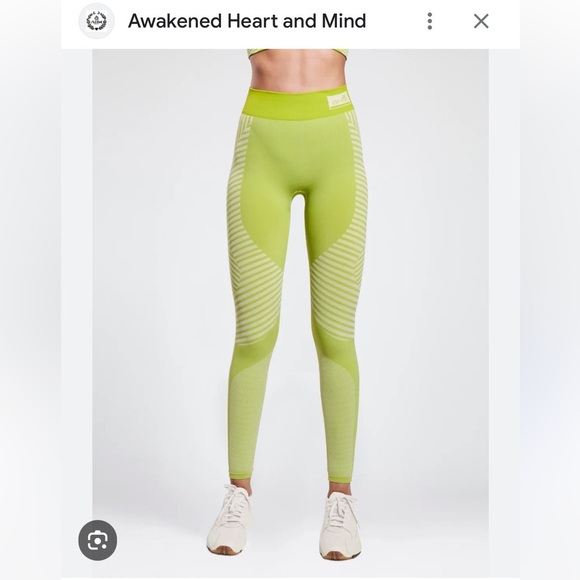 Awakened Heart and Mind XS high performance compression leggings in near new con - Picture 1 of 9
